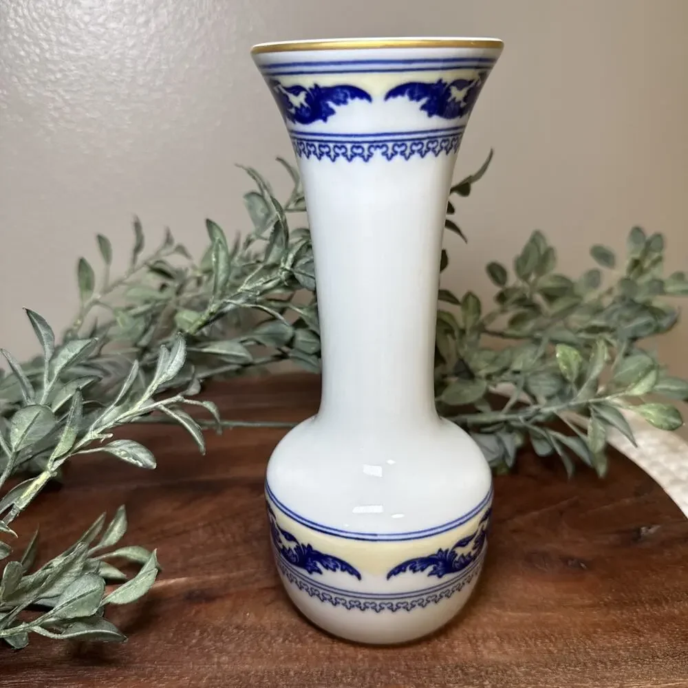 Vintage Porcelanas Ibis Portugal Blue White Scrollwork Porcelain Bud Vase 7.5”